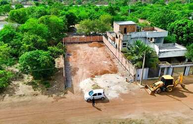 Imagem: O terreno possui 450m² de Área, Imóvel novo e está localizado