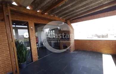 Imagem: O depósito possui 5 Vagas na garagem e 375m² de Área e está