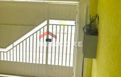 Imagem: A casa à venda possui 2 Dormitórios, 2 Banheiros, 1 Vaga na