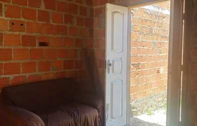 Imagem 2: Vende se uma casa com o terreno grande