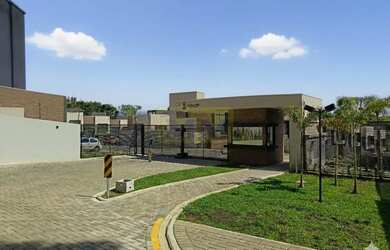 Imagem 2: Sobrado em Condomínio Alto Padrão com 3 Dormitórios em Santa Felicidade Viva