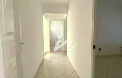 Imagem: O depósito possui 3 Vagas na garagem, 225m² de Área, Imóvel