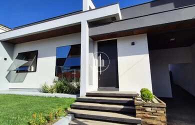 Imagem: A casa possui 3 Dormitórios, 2 Banheiros, 160m² de Área e