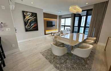 Imagem: O apartamento possui 4 Dormitórios, 5 Banheiros, 3 Vagas na