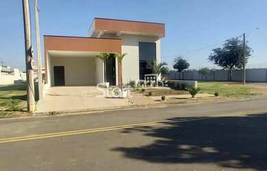 Imagem: A casa em condomínio possui 3 Dormitórios, 4 Banheiros, 4