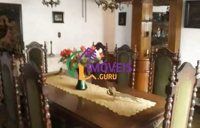 Imagem: A casa possui 2 Dormitórios, 2 Banheiros, 3 Vagas na garagem