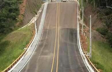 Imagem: O terreno possui 450m² de Área e está localizado em Centro