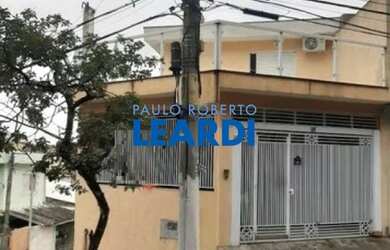 Imagem: A casa possui 2 Dormitórios, 2 Banheiros, 2 Vagas na garagem