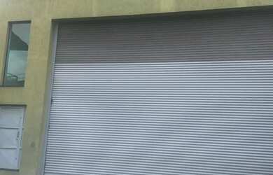 Imagem: O depósito possui 3 Vagas na garagem e 620m² de Área e está