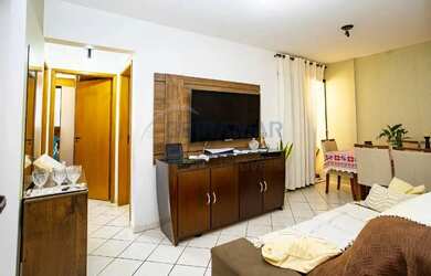 Imagem: O apartamento possui 2 Dormitórios, 1 Banheiro, 1 Vaga na garagem