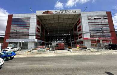 Imagem: O depósito possui 2 Vagas na garagem, 170m² de Área e está