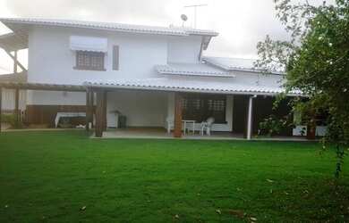 Imagem: A casa em condomínio possui 3 Dormitórios, 2 Banheiros, 4