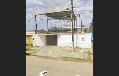 Imagem: A casa possui 2 Dormitórios, 2 Banheiros, 1 Vaga na garagem