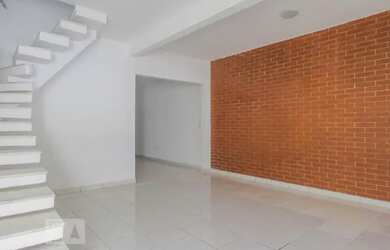 Imagem: A casa possui 3 Dormitórios, 3 Banheiros, 2 Vagas na garagem