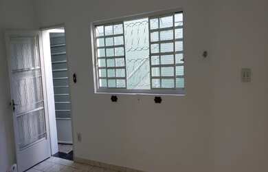 Imagem: A casa em condomínio possui 4 Dormitórios, 3 Banheiros, 4