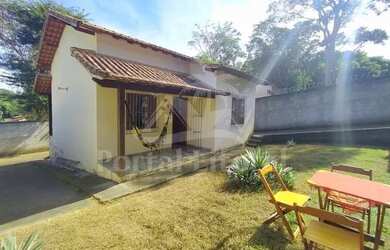 Imagem: A casa possui 2 Dormitórios, 2 Banheiros, 4 Vagas na garagem