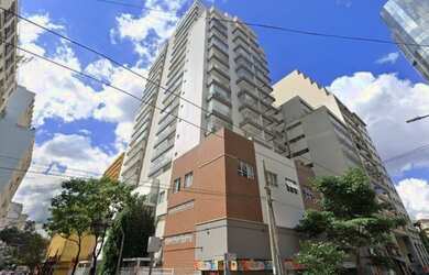 Imagem: O apartamento possui 1 Dormitório, 1 Banheiro, 1 Vaga na garagem