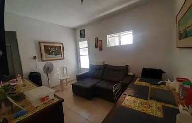 Imagem: A casa possui 1 Dormitório, 1 Banheiro, 54m² de Área e está