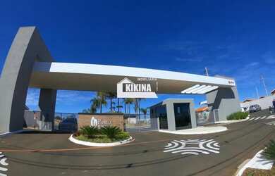 Imagem: A casa possui 2 Dormitórios, 1 Banheiro, 2 Vagas na garagem