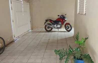 Imagem 2: Casa a venda. 4 Vagas na garageme2 Dormitórios