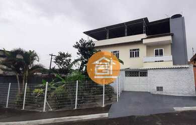 Imagem: A casa em condomínio possui 3 Dormitórios, 3 Banheiros, 4