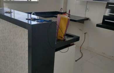 Imagem: O apartamento possui 2 Dormitórios, 1 Banheiro, 1 Vaga na garagem