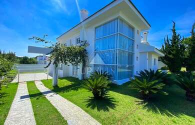 Imagem: A casa em condomínio possui 3 Dormitórios, 5 Banheiros, 2