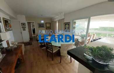 Imagem: O apartamento possui 3 Dormitórios, 3 Banheiros, 2 Vagas na