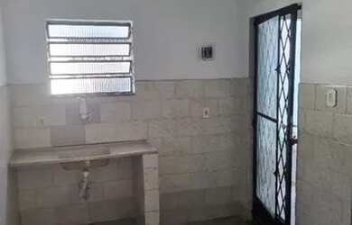 Imagem: A casa possui 1 Dormitório, 1 Banheiro e está localizado