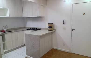 Imagem: O apartamento possui 2 Dormitórios, 1 Banheiro, 1 Vaga na garagem