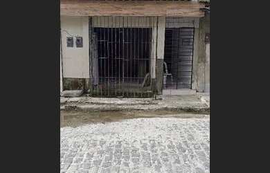 Imagem: A casa possui 2 Dormitórios, 2 Banheiros, 70m² de Área, Imóvel