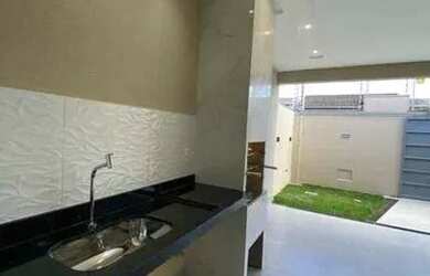 Imagem: A casa possui 2 Dormitórios, 1 Banheiro, 2 Vagas na garagem