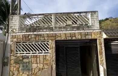 Imagem: A casa em condomínio possui 3 Dormitórios, 3 Banheiros, 3