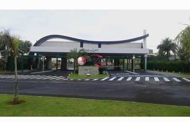 Imagem: A casa em condomínio possui 4 Dormitórios, 5 Banheiros, 4