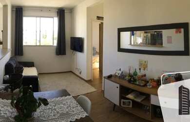 Imagem: O apartamento possui 2 Dormitórios, 1 Banheiro, 1 Vaga na garagem