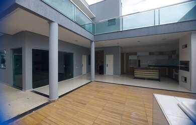 Imagem: A casa em condomínio possui 3 Dormitórios, 4 Banheiros, 2