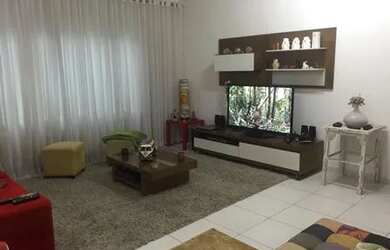 Imagem 6: Casa a venda localizada no condomínio Country Club em Arujá-SP