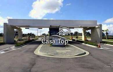 Imagem: A casa possui 3 Dormitórios, 4 Banheiros, 2 Vagas na garagem