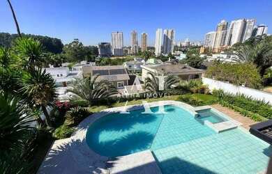 Imagem: A casa em condomínio possui 4 Dormitórios, 5 Banheiros, 4