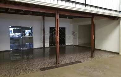 Imagem: O depósito possui 5 Vagas na garagem e 480m² de Área e está