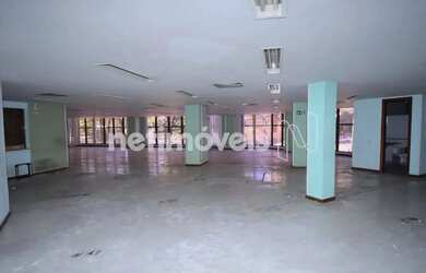 Imagem: O depósito possui 3 Vagas na garagem e 600m² de Área e está