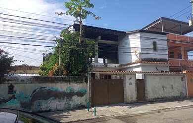 Imagem 2: Casa Frente de Rua 2 Quartos, 5 Vagas, Belo Quintal e Estrutura para Construir...