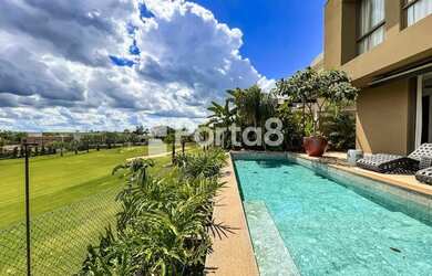 Imagem: A casa em condomínio possui 5 Dormitórios, 5 Banheiros, 4