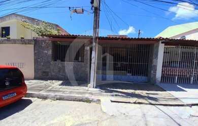 Imagem: A casa possui 4 Dormitórios, 4 Banheiros, 2 Vagas na garagem