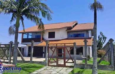 Imagem: C246 - Belíssimo sobrado localizado na região central de Imbé