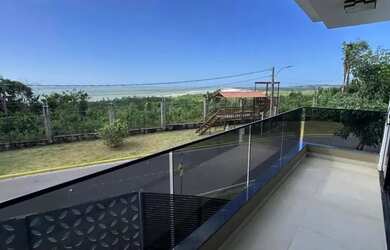 Imagem: A casa em condomínio possui 4 Dormitórios, 5 Banheiros, 5