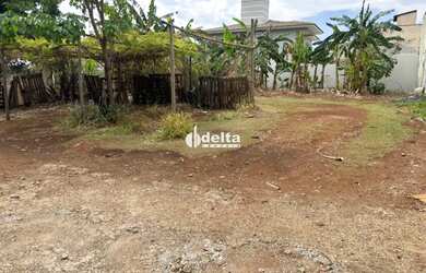Imagem: Terreno disponível para venda no bairro Tubalina em Uberlândia