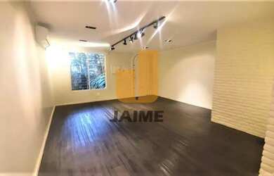 Imagem: O depósito possui 3 Vagas na garagem, 113m² de Área e está