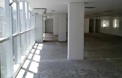 Imagem: O depósito possui 1 Vaga na garagem, 280m² de Área e está