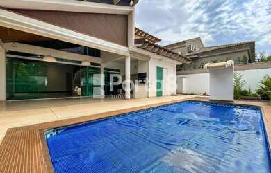 Imagem: A casa em condomínio possui 3 Dormitórios, 5 Banheiros, 4